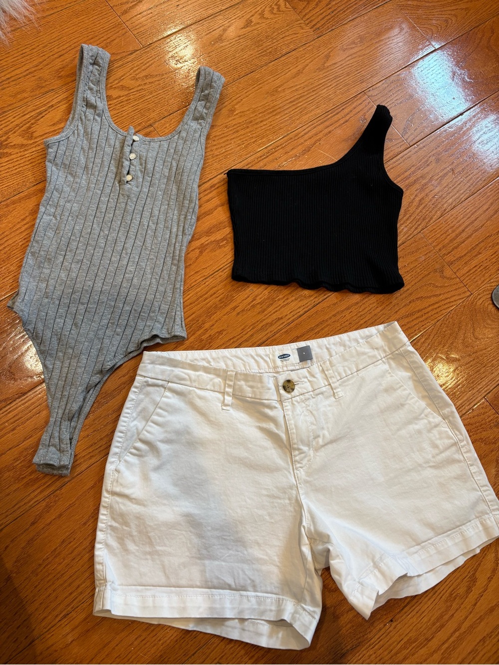 White Shorts & Ribbed Tops Bundle | Neutral Capsule Summer Outfit |  Minimalist
